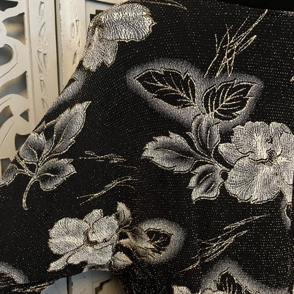 ROBBIE BEE SPECTACULAR SPARKLY BLACK WITH WHITE & GOLD ACCENTS FANCY MIDI DRESS - Picture 11 of 14